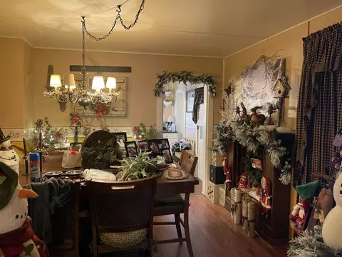 361 E Main St E, Stanley, VA 22851 photo 5