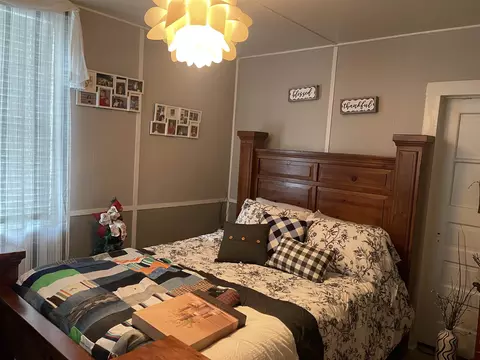 361 E Main St E, Stanley, VA 22851 photo 4