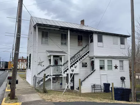 361 E Main St E, Stanley, VA 22851 photo 1