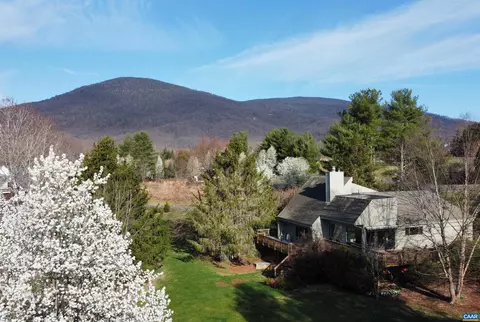 397 Rodes Valley Dr, Nellysford, VA 22958
