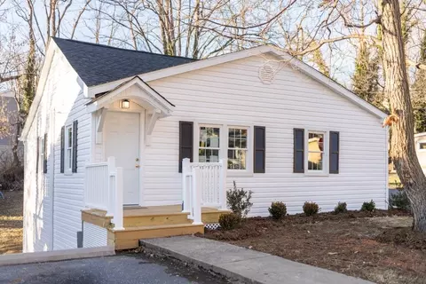 404 Montgomery Ave, Staunton, VA 24401