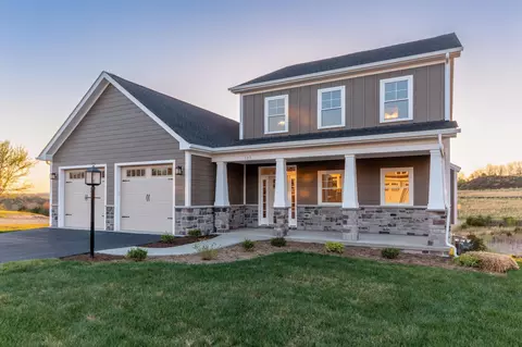 107 Old Oaks Dr, Fishersville, VA 22939