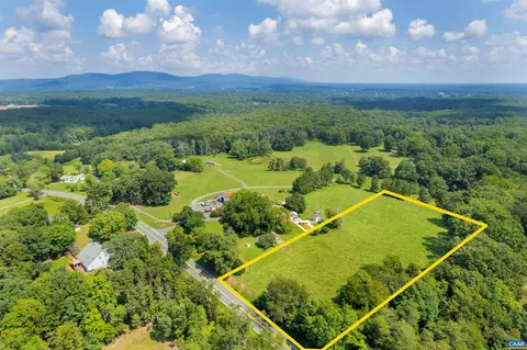 026 C0 Thomas Jefferson Pkwy, Charlottesville, VA 22902