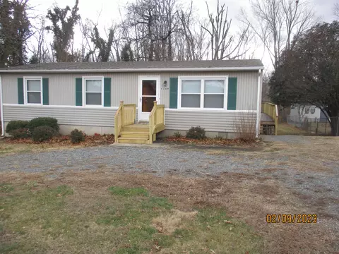 1349 Orchard Dr, Crozet, VA 22932