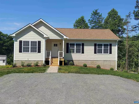 240 Barrington Dr, Stanardsville, VA 22973