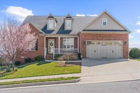 11 Perryville Ct, Staunton, VA 24401