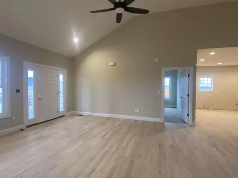 191 Stone Dr, Stuarts Draft, VA 24477 photo 3