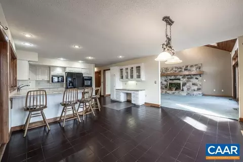 221 Arrowroot Dr, Lyndhurst, VA 22952 photo 18