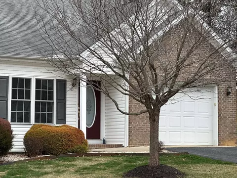 113 Collinswood Dr, Staunton, VA 24401