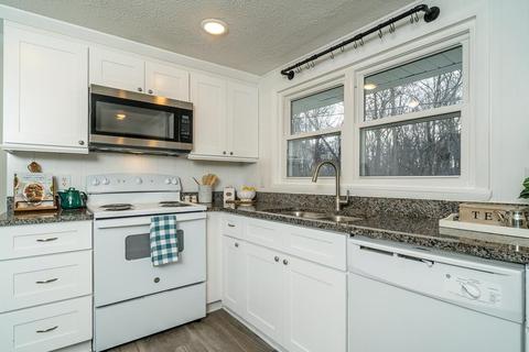 5002 E Point Rd, Elkton, VA 22827 photo 4