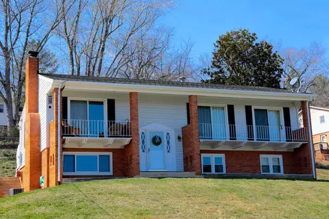 1410 Armstrong Ave, Staunton, VA 24401