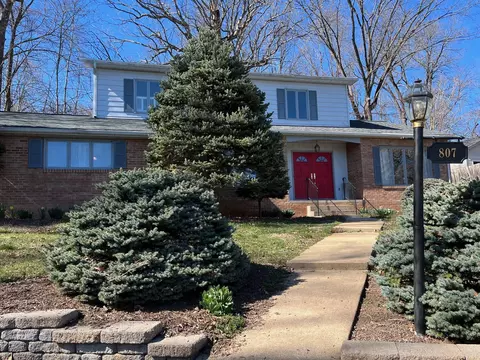 807 N Braeburn Pl N, Staunton, VA 24401