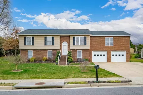 1794 Park Lawn Dr, Harrisonburg, VA 22801