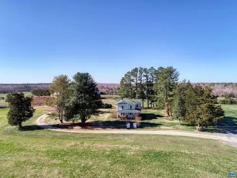 1042 Amick Rd, Louisa, VA 23093