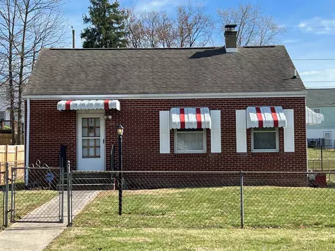 214 James Ave, Waynesboro, VA 22980