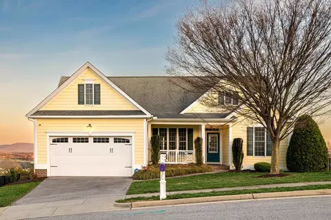 13 Perryville Ct, Staunton, VA 24401