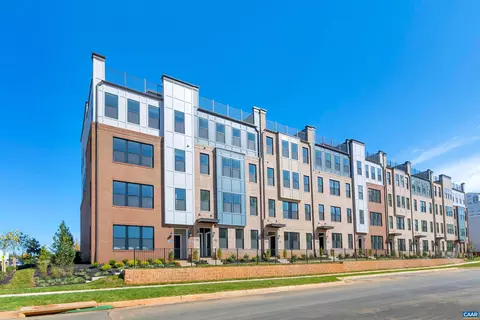 825 Wesley Ln #B, Charlottesville, VA 22911