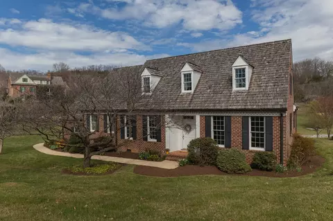 101 Baldwin Pl, Staunton, VA 24401