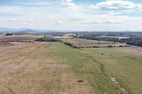700 Dam Town Rd, Fort Defiance, VA 24437