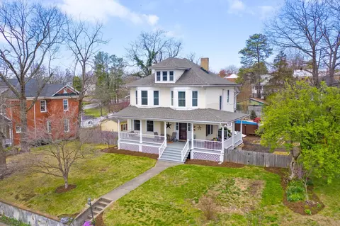 541 Walnut Ave, Waynesboro, VA 22980 photo 1