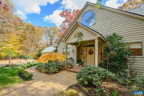 1334 Pendleton Ct, Charlottesville, VA 22901 photo 2