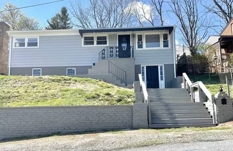 310 West Ave, Staunton, VA 24401