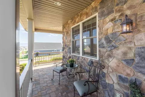 107 Stone Dr, Stuarts Draft, VA 24477 photo 4