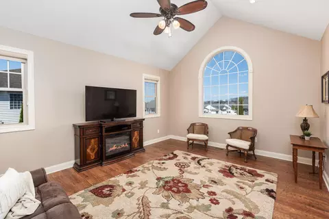 107 Stone Dr, Stuarts Draft, VA 24477 photo 12