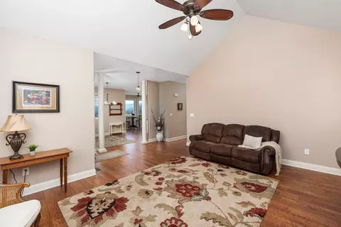 107 Stone Dr, Stuarts Draft, VA 24477 photo 11
