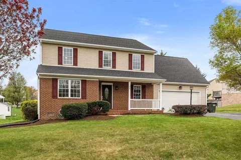 26 Long Bow Rd, Waynesboro, VA 22980