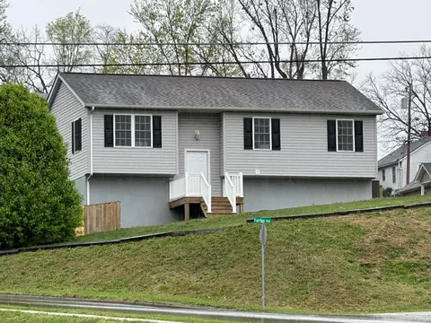 845 Fairfax Ave, Waynesboro, VA 22980