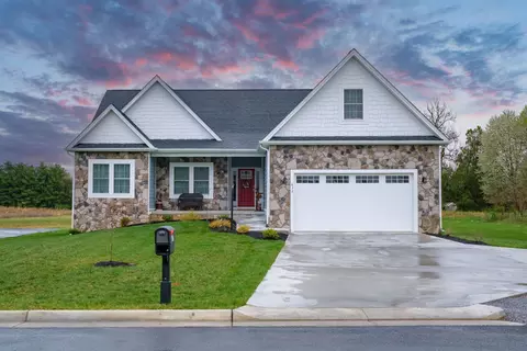 633 Le Grande Ave, Waynesboro, VA 22980