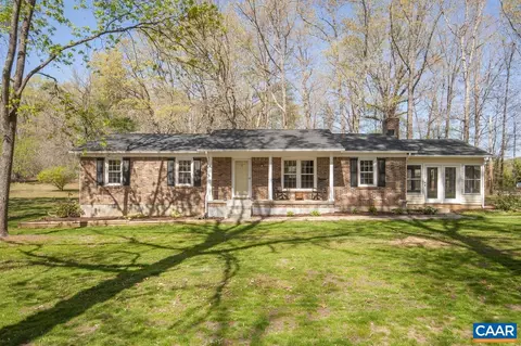 8882 James River Rd, Shipman, VA 22971