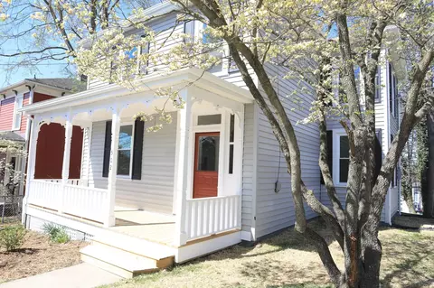 502 Winthrop St, Staunton, VA 24401