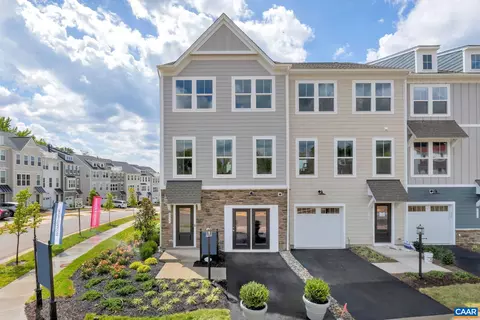 5987 Mccomb St, Crozet, VA 22932