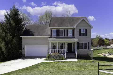 1670 Briarcrest Dr, Harrisonburg, VA 22801