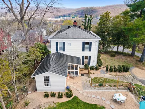 677 Walnut Ave, Waynesboro, VA 22980 photo 8