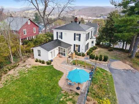 677 Walnut Ave, Waynesboro, VA 22980 photo 7