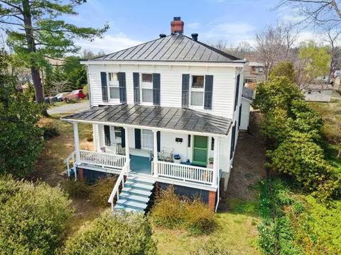 677 Walnut Ave, Waynesboro, VA 22980 photo 2