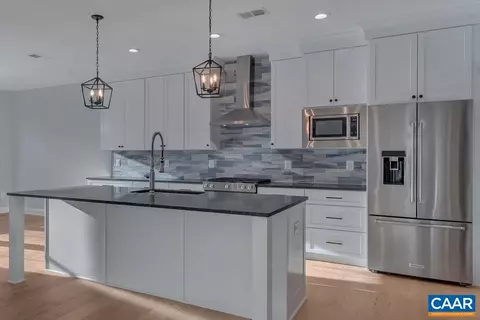 1447 Arrowhead Valley Rd, Charlottesville, VA 22903