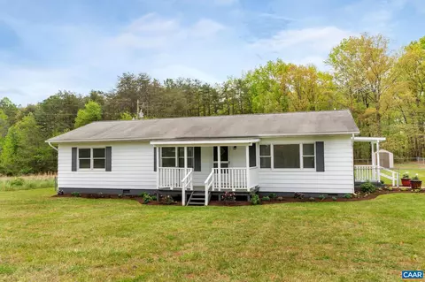 3825 Rolling Rd S, Scottsville, VA 24590