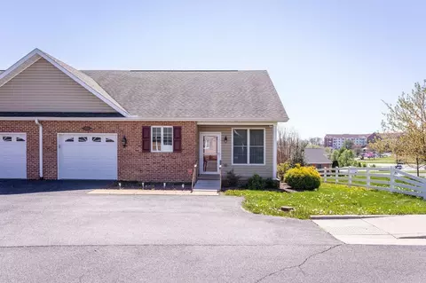 1135 Royal Ct, Harrisonburg, VA 22802