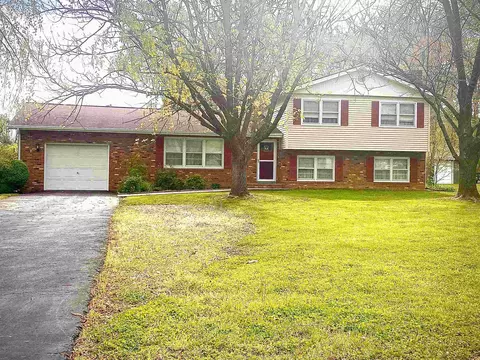 100 Cooper Dr, Stuarts Draft, VA 24477
