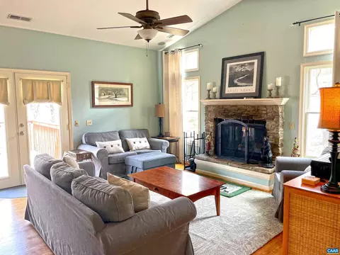 487 E Catoctin Dr E, Wintergreen Resort, VA 22967