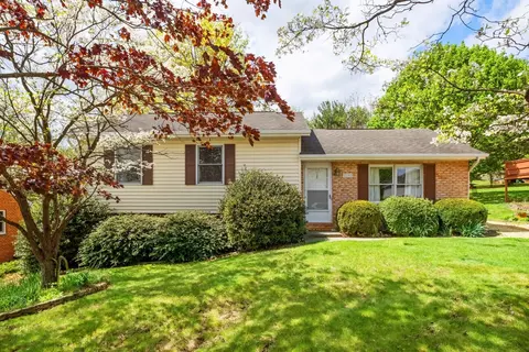 2718 Knollwood Dr, Staunton, VA 24401