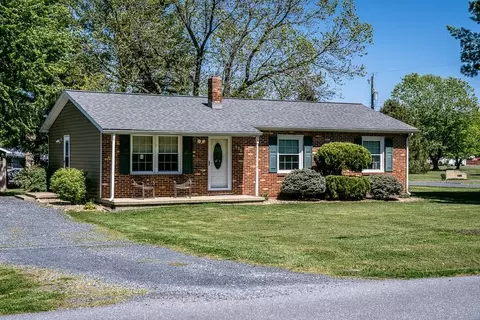 600 11th St, Grottoes, VA 24441