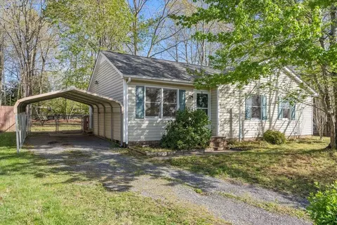 17 Carson Cir, Stuarts Draft, VA 24477