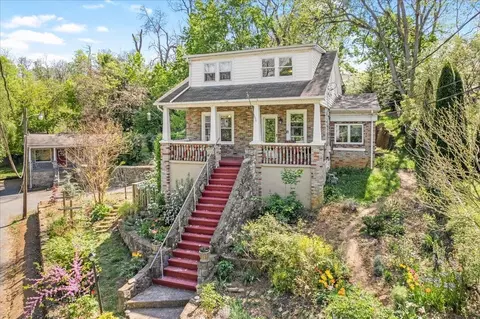 956 Kinzley Ct, Staunton, VA 24401