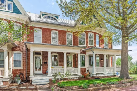 103 Madison Pl, Staunton, VA 24401