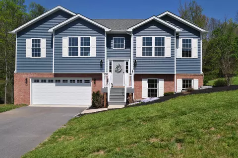 4501 Old Stage Rd, Radford, VA 24141